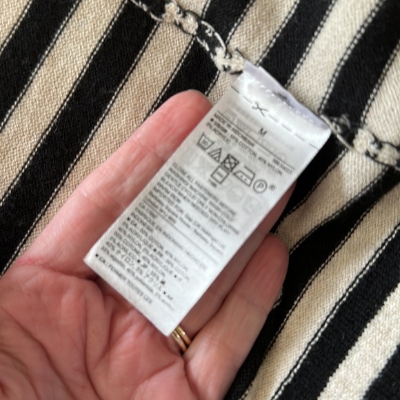 🌸Gap NWT cardigan size M. - Picture 11 of 17